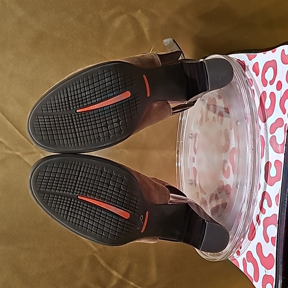 A Rockport Total Motion Trixie Perf Shootie bootie sandal heels suede tan brown - Picture 10 of 10